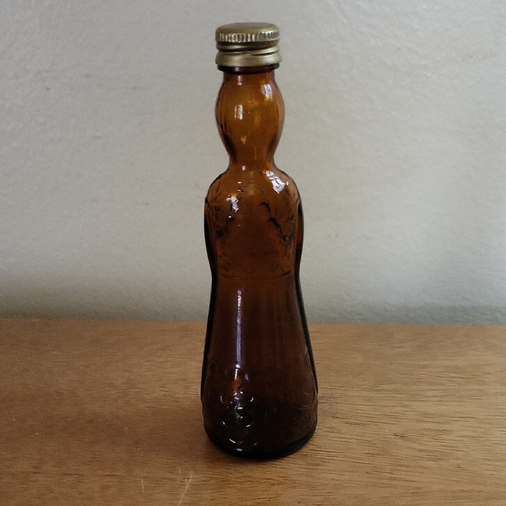 Mrs Butterworth mini syrup Amber Glass Bottle with Metal Cap - Vintage - Picture 2 of 12